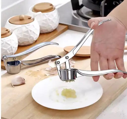 2-in-1 Garlic Press & Slicer