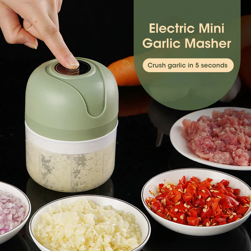 Close-up of the sharp stainless steel blades inside the Electric Garlic Chopper, perfect for quick and consistent chopping.
