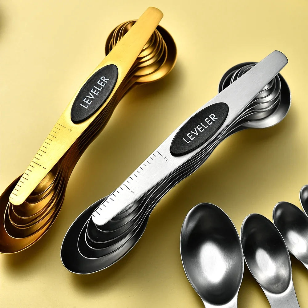 Stackable magnetic measuring spoons for easy storage
